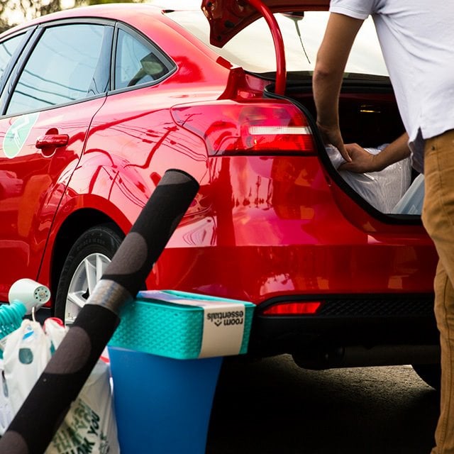 Student unloading Zipcar